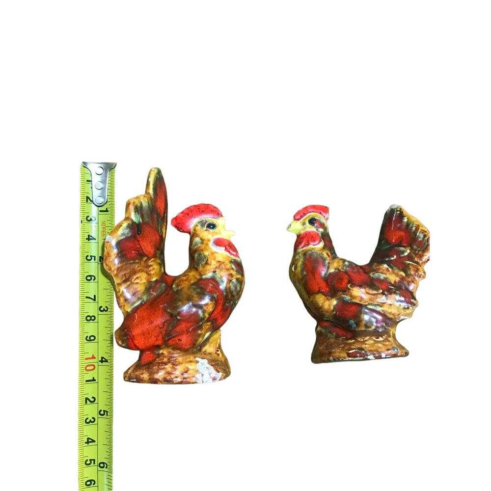 Rooster and Hen Chicken Pecking Salt & Pepper Shakers Set